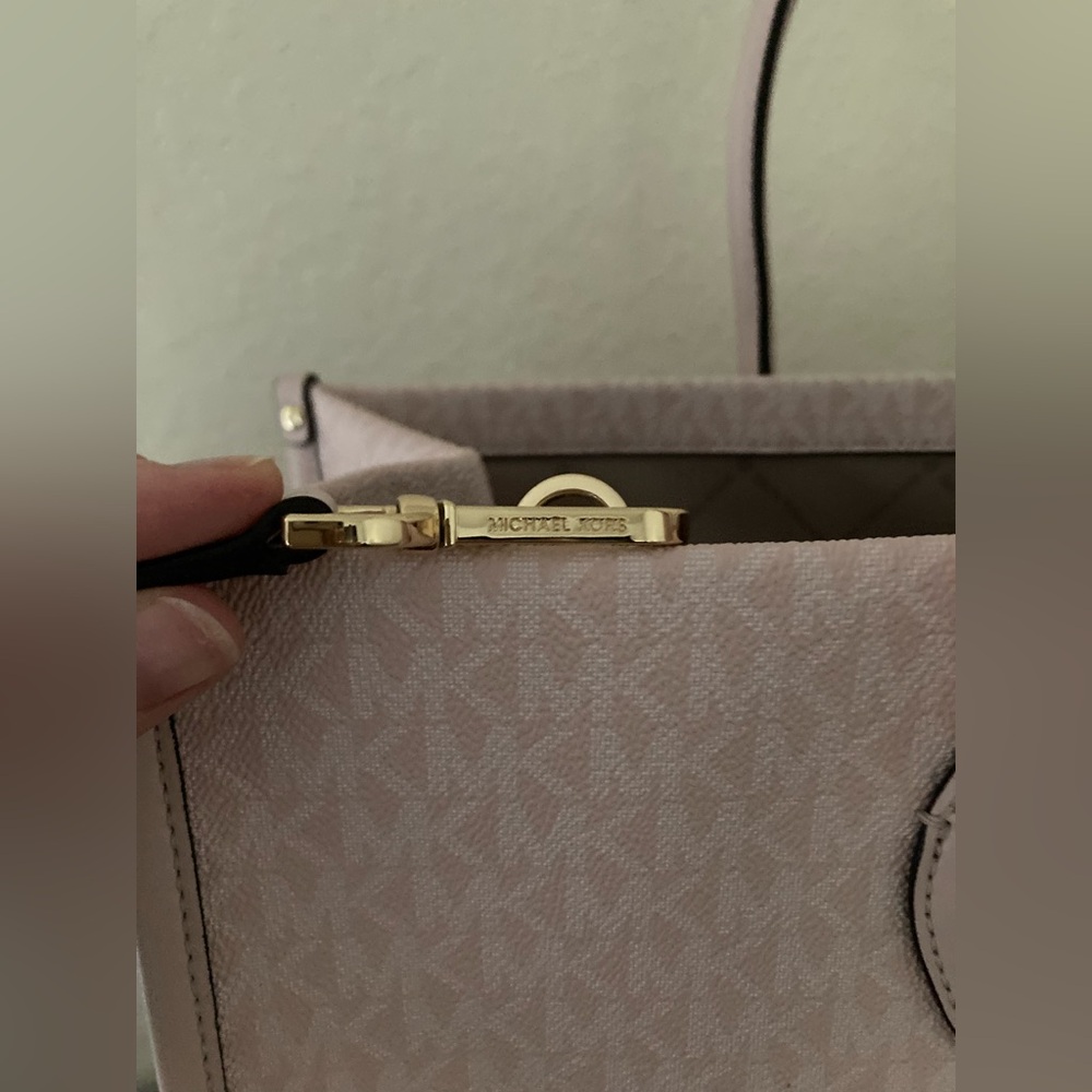MICHAEL KORS Mirella Large MK Tote Bag - Picture 7 of 12
